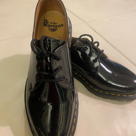Dr. Martens 1461 Black Patent Leather Women's Oxfords - NWOT - Picture 2 of 9